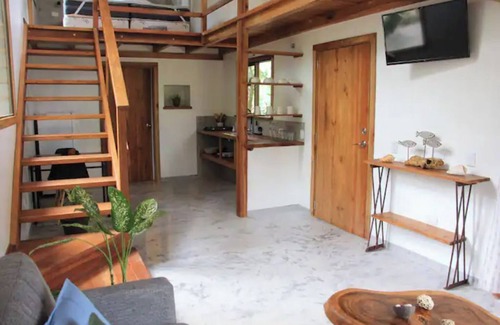 Buenos Aires Cabin | Feeling Trees Jungle Lodge- Casa Peces-