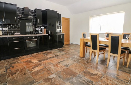 Caergeiliog Cottage | FELIN MANAW, with a garden in Bodedern