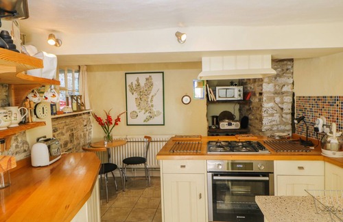 Reeth Cottage | FELLSIDE, family friendly, character holiday cottage in Reeth