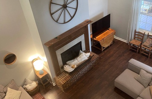 Murfreesboro House | FENCED IN 3 Bedroom Walkable to Desirable Downtown Setting