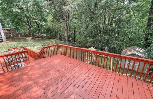 North Raleigh House | Fenced-In 3 BR Swingset, Carport, North Raleigh