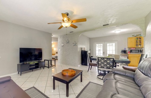 Miramar House | Fenced-In Yard: Home 3 Mi to Hard Rock Stadium!