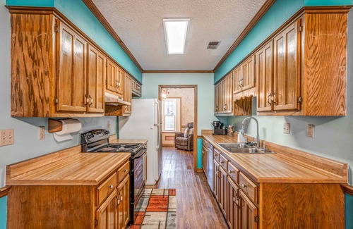 Bartlett House | Fenced Yard - Family-Friendly Bartlett Estates