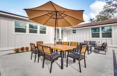 Lakeland House | Fenced Yard: Lakeland Home Adjacent to Golf Course