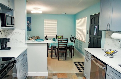 Edgewater House | Fenced yard lots of Parking for trailer close to beach 4 bedrooms Edgewater