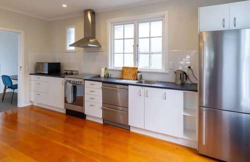 Merivale House | Fendalton Comfort Stylish and Convenient with Carpark