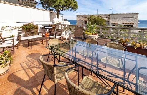 Llanca Apartment | Fener de Baix 78.1- Lovely apartment with terrace
