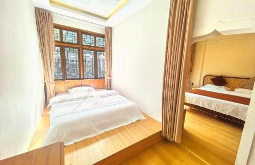 Fenghuang House | Fenghuang Color River View Villa