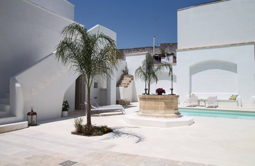 Campi Salentina House | Fenisia Guest House 18th century - holiday home in the Salento historic center