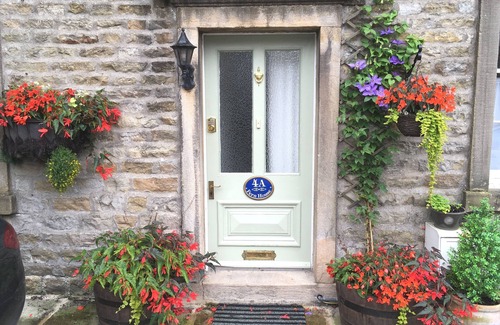 Grassington Apartment | Fern House, Grassington; central yet parking & quiet, light & period elegance