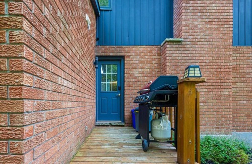 Fergus House | *Fergus Deluxe Basement* - *BBQ & Pool Table Fun*