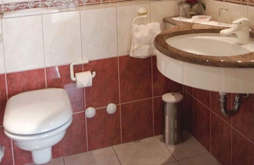 Koenigsfeld im Schwarzwald Apartment | Ferienwohnung Albert Schweitzer, 49qm, 1 Schlafzimmer, max. 2 Personen