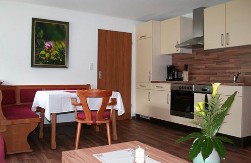 Ramsau Apartment | Ferienwohnung Rose, 2 Personen, 62 m², Dusche/WC, Flat-TV,1 Schlafzimmer, Balkon,Internet,Infrarot-Wärmekabine,Nichtrauch