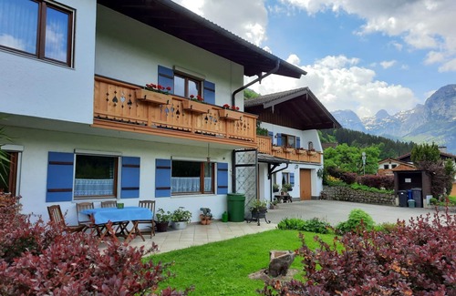 Ramsau Apartment | Ferienwohnung Nr. 1, 1-2 Personen, 45 qm, Dusche/WC, Balkon, TV, 1 Schlafzimmer, Obergeschoss, Nord-Westen