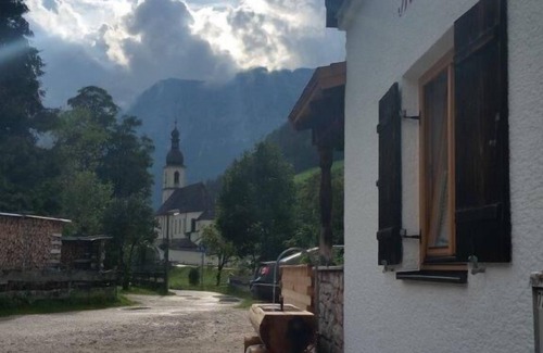 Ramsau Apartment | Ferienwohnung Ausblick*, 1-4 Personen, Dusche/WC + Badewanne, Balkon, TV, 2 Schlafzimmer, Dachgeschoss
