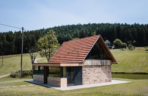 Oberreichenbach Apartment | Ferienhaus am See Backhäusle mit 100qm, Max. für 4 Personen