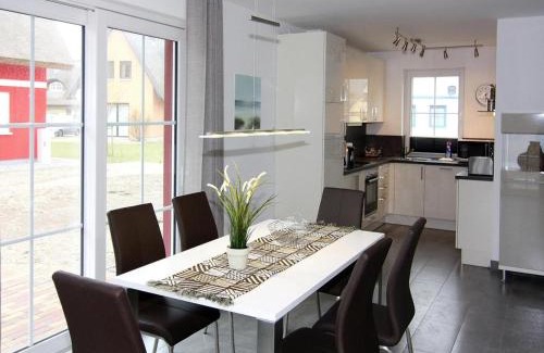 Neuenkirchen House | Ferienhaus Lotsenhaus am Breetzer Bodden