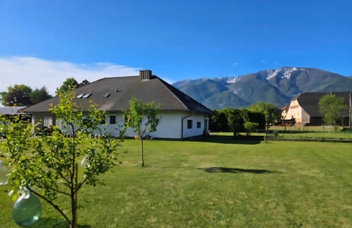 Sankt Michael bei Bleiburg House | Ferienhaus Petzenblick-Indoor Pool