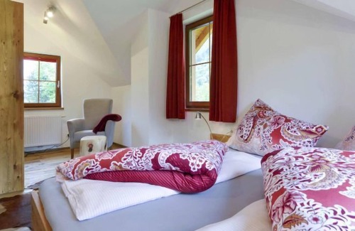Bodensdorf House | Ferienhaus Premium (LKN150) by Interhome