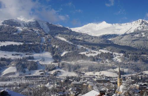 Bad Hofgastein Apartment | Ferienhaus Schiwiese mit freiem Eintritt in die Alpentherme & freie Nutzung der Gasteiner Bergbahnen im Sommer 2025