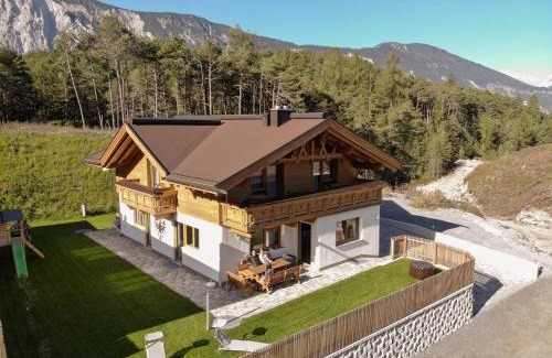 Sautens Ski Chalet | Ferienhaus Sennerhäusl