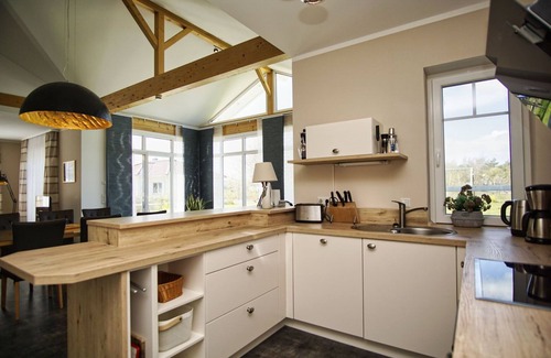 Trent House | Ferienhaus Windrose - Modernes Haus mit Kamin und Eigener Sauna Sowie Garten - Ferienhaus Windrose