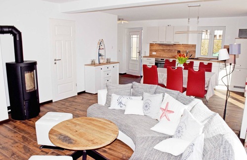 Gross Zicker Apartment | Ferienhaus zum Boddenstrand mit Kamin