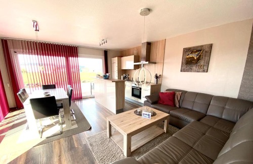 Onderdijk House | Ferienpark Vislust Modernes Holzhaus am Ijsselmeer mit eigenen Steg