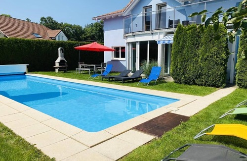 Dottikon House | Ferienvilla "Leons Holiday Homes"