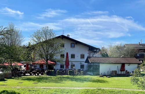 Breitbrunn a. Chiemsee Apartment | Ferienwohnung SÜD für 4 Personen, 2 Schlafzimmer, 85 qm