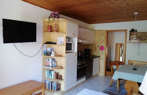 Breitbrunn a. Chiemsee Apartment | Ferienwohnung 1 für 1-2 Personen, 50 qm, 1 Schlafzimmer, 1 Wohnküche und Südterrasse