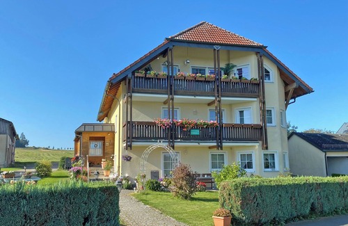 Bad Steben Apartment | Ferienwohnung mit Geräumigem Balkon