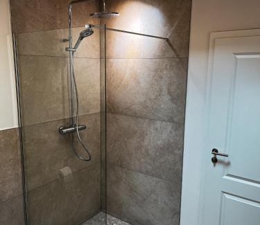 Hofheim in Unterfranken Apartment | Ferienwohnung 'Ginkgo' mit verwunschenem Garten & privater Sauna