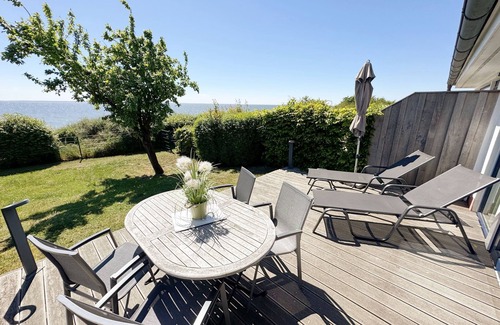 Thiessow Apartment | Ferienwohnung 03 mit Südterrasse und Meerblick - P: Zollhaus Klein Zicker - Exklusive Wohnungen mit