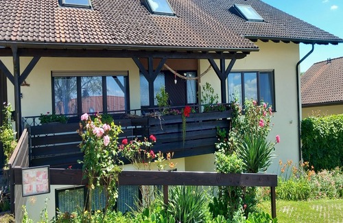 Bad Bellingen Apartment | Ferienwohnung 6, 60 qm, 1 Schlafzimmer, 1 Wohn-/Schlafzimmer, max. 3 Personen
