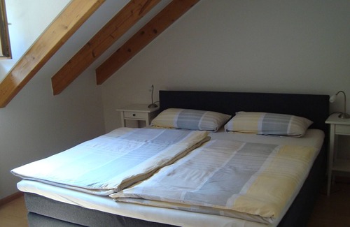 Loerrach Apartment | Ferienwohnung 80qm, Terrasse, 2 Schlafzimmer, max. 4 Personen