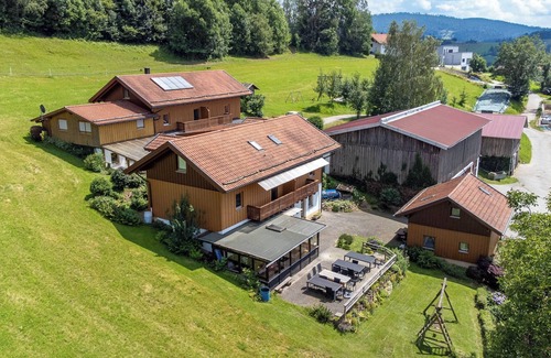 Waldkirchen House | Ferienwohnung 90m² für 6 Personen im Bayerwald mit Traumhaftem Ausblick