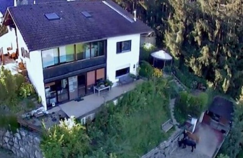 Siegsdorf Apartment | Ferienwohnung Am Moosweg, 100qm, Terrasse, 1 Schlafzimmer, 1 Wohnzimmer, max 4 Pers