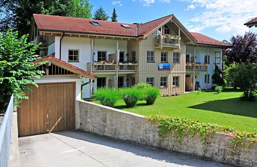 Bad Feilnbach Apartment | Ferienwohnung Auerberg, bis 4 Personen, 1 seperates Schlafzimmer, Erdgeschoß, Südterrasse