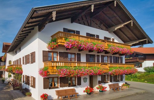 Rimsting Apartment | Ferienwohnung Bergblick 55 qm, mit Blick auf den Chiemsee