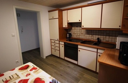 Wolfach Apartment | Ferienwohnung Berghansenhof, zwei Schlafzimmer, modernes Bad und Küche, Panoramafenster und Terrasse