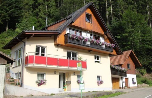 Oppenau Apartment | Ferienwohnung mit 100qm, 2 Schlafzimmer, max. 5 Personen