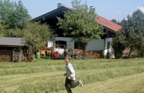 Prien am Chiemsee Apartment | Ferienwohnung 1, Ruhige Lage, Sep. Schlafräume, Balkon 65 qm