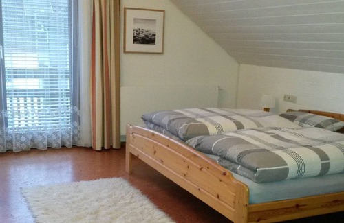 Gemarkung Truchtelfingen Apartment | Ferienwohnung Holdertal, 80qm, 1 Schlafzimmer, max. 5 Personen