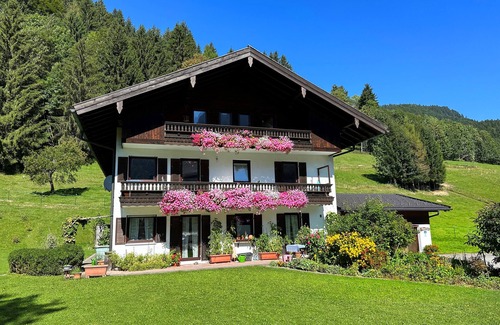 Aschau im Chiemgau Apartment | Ferienwohnung I 59 qm mit zwei Schlafzimmer und Süd-Ost-Balkon