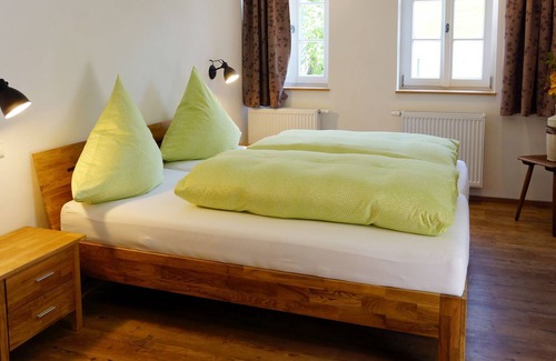 Alpirsbach Apartment | Ferienwohnung im Denkmal 2, 70qm, 2 Schlafzimmer, Terrasse, max. 4 Personen