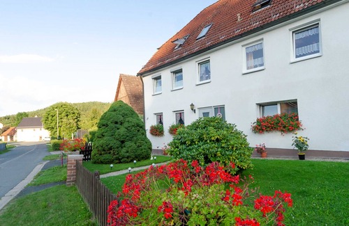 Mistelgau Apartment | Ferienwohnung im DG mit Terrasse im Garten - Ferienwohnung Hertel