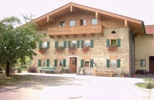 Teisendorf Apartment | Ferienwohnung im Obergeschoss 2-6 Pers. mit Balkon 3 Schlafzimmer