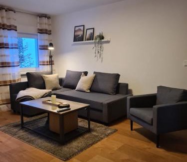 Rhein-Erft-Kreis District Apartment | Ferienwohnung in Erftstadt 2 min fußläufig zum Bahnhof, Phantasialand, Köln, Köln Messe, Eifel