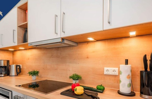 Garz Apartment | Ferienwohnung in Ruhiger Lage für bis zu 6 Personen, mit Terrasse, Kostenfreier Sauna, , Stellplatz